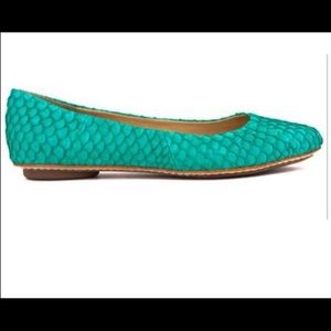 Miz mooz green scale panther flat sz 10